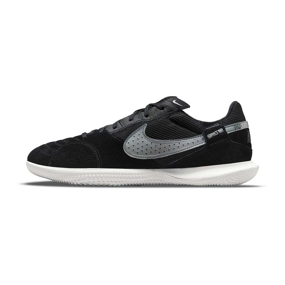 Unisex Nike Streetgato IC Soccer Shoe- Black/Summit White- Regular (D) 2 Unisex Nike Streetgato IC Soccer Shoe- Black/Summit White- Regular (D) - Image 2